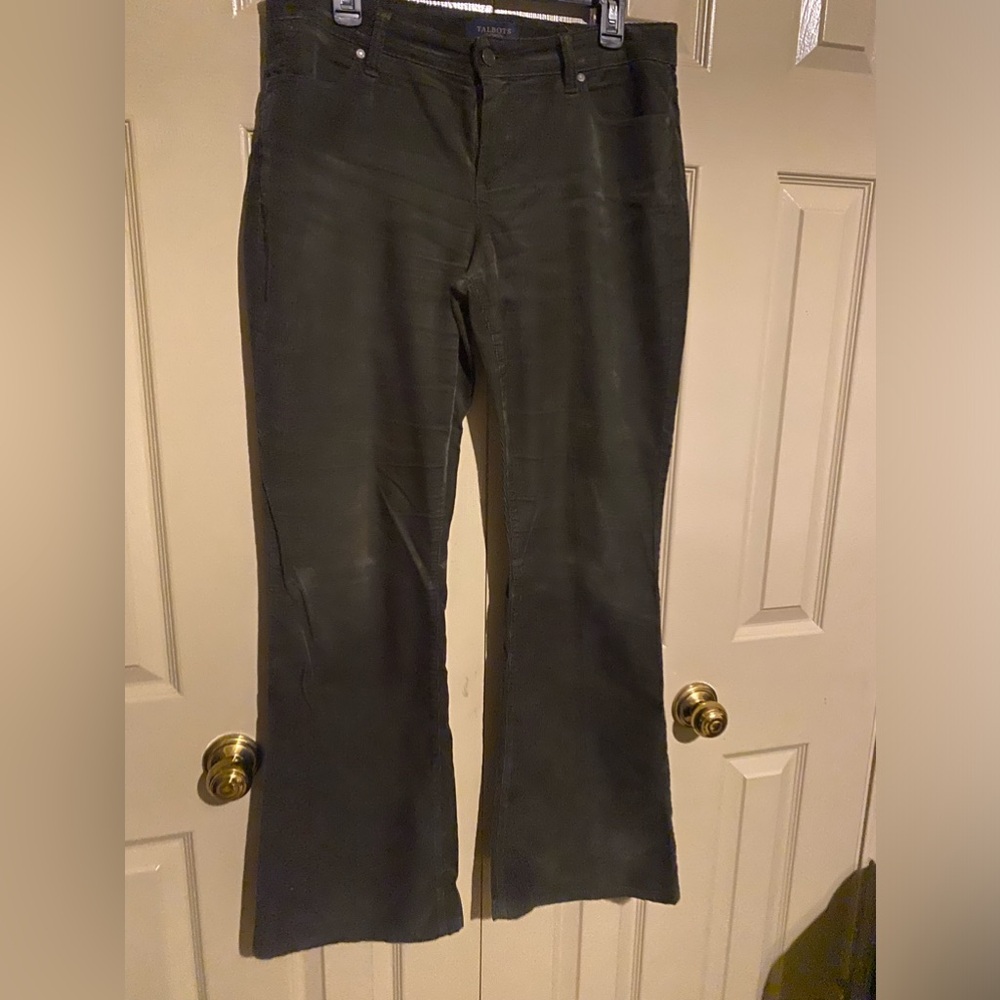 Women’s Talbot’s Dark Green Corduroy Jeans Size 10 (thin wail)